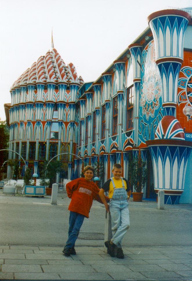 1.Kunsthotel von Prof.Ernst Fuchs in St.Veit an der Glan (26.05.2002 / WF)